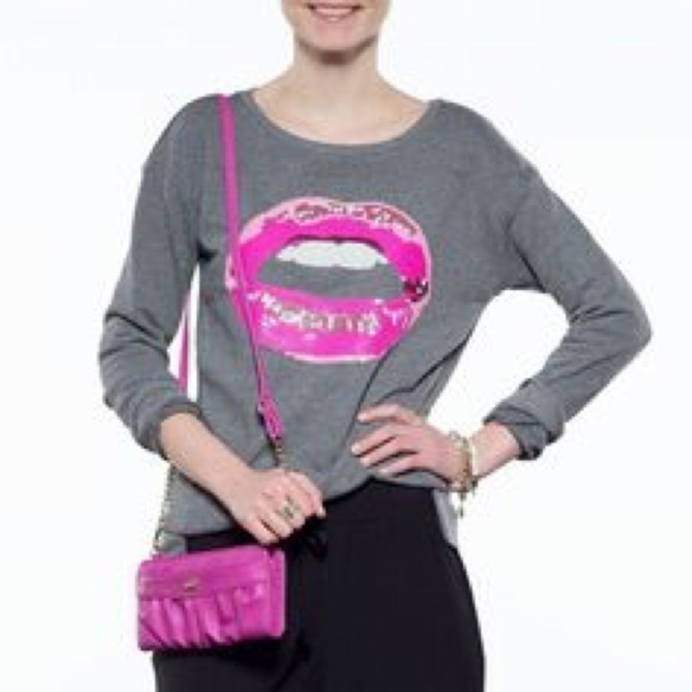 📌Juicy Couture Pink Lips Sequins Sweater